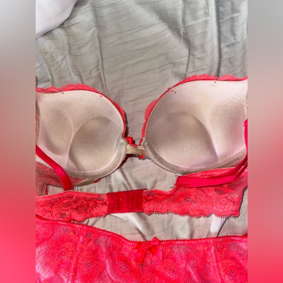 VS Bombshell 2 piece set! - Picture 3 of 5